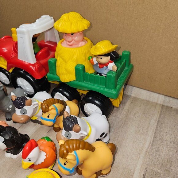 Little People Tractor Farm Animals Figures Farmer Lot Cow Dog Horse Pig Music - Picture 9 of 13